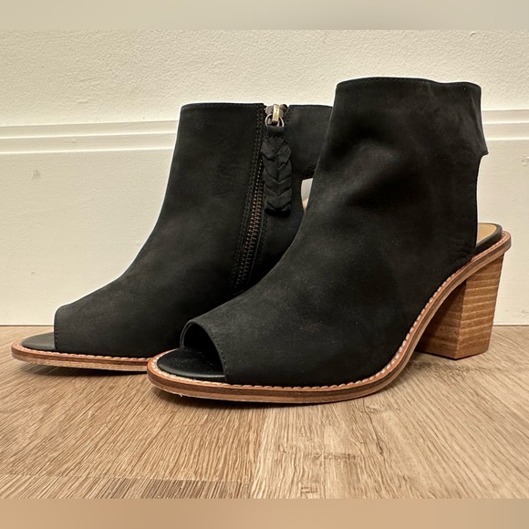 NWOT Chinese Laundry Peep Toe Booties Size 6.5 in Black - Picture 3 of 6